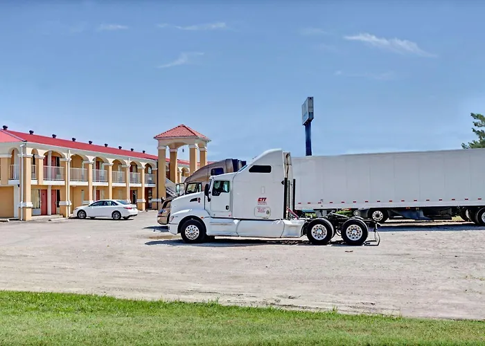 Days Inn By Wyndham Louisville Airport Fair And Expo Center